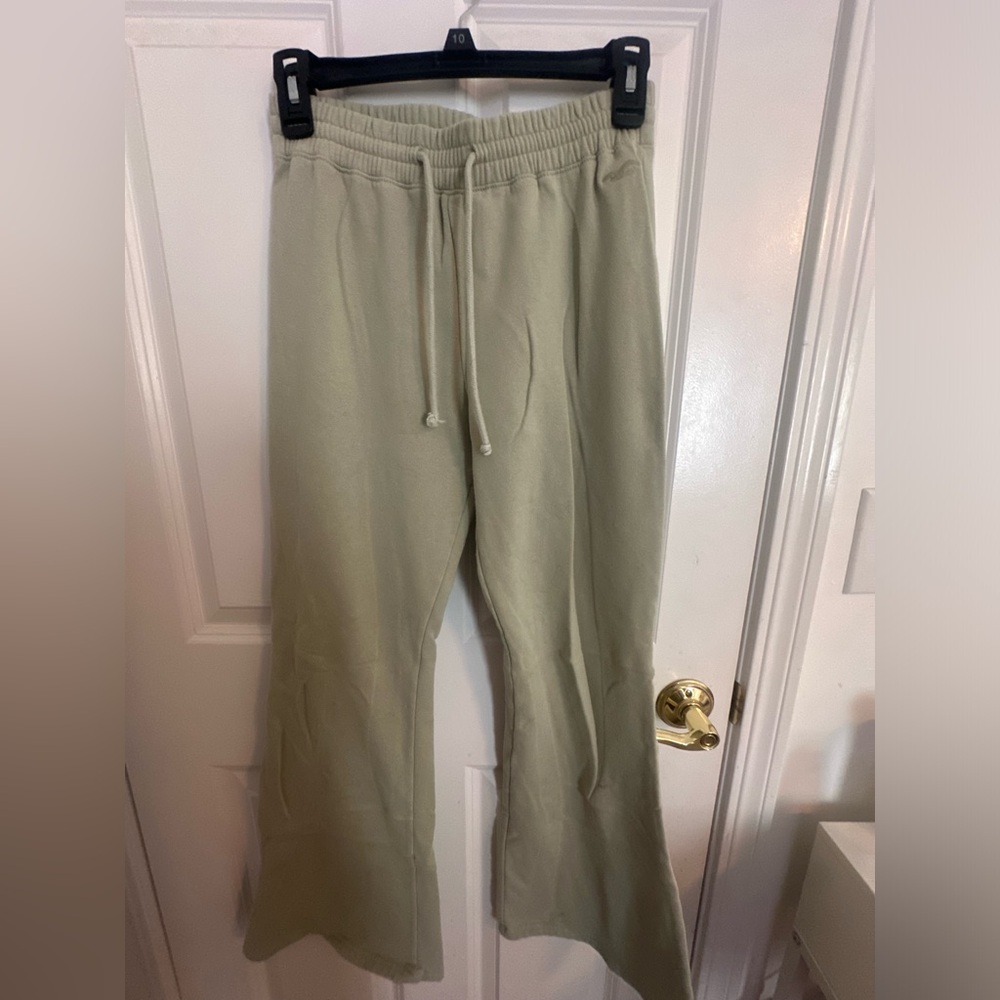 Hollister light green/sage green wide leg sweatpants - Picture 1 of 4